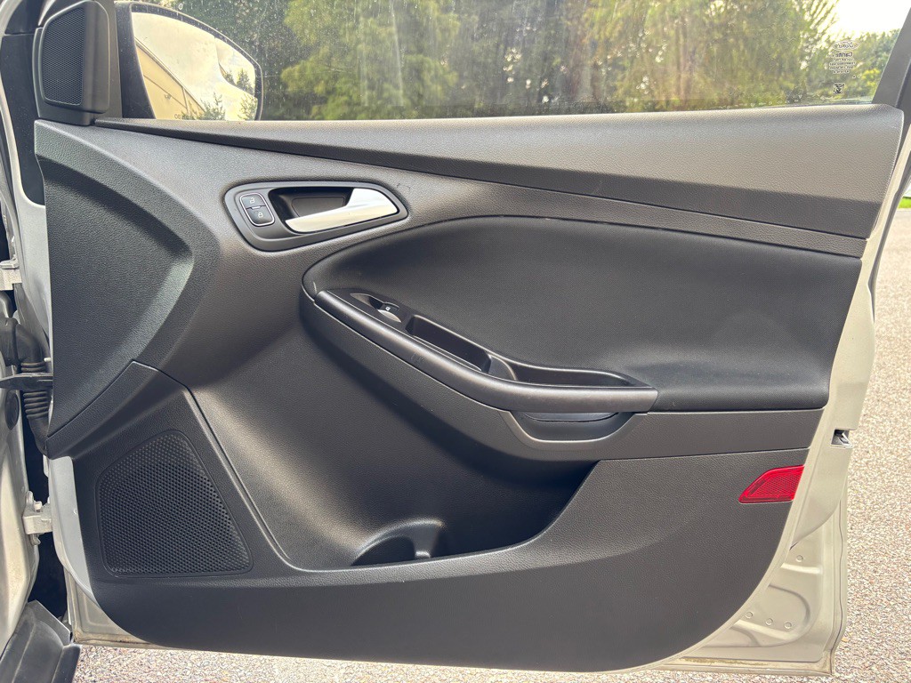 2017 Ford Focus Image 14