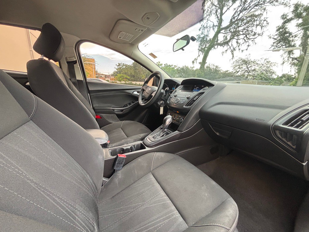 2017 Ford Focus Image 15