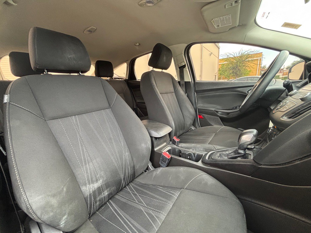 2017 Ford Focus Image 16