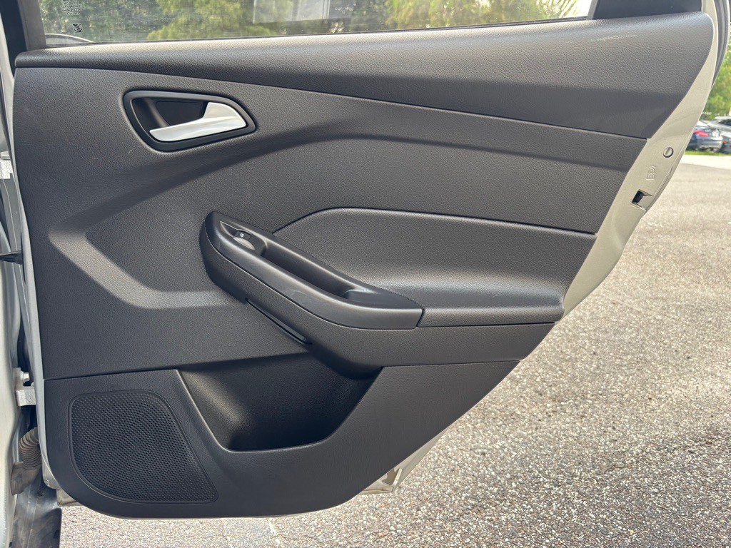 2017 Ford Focus Image 17