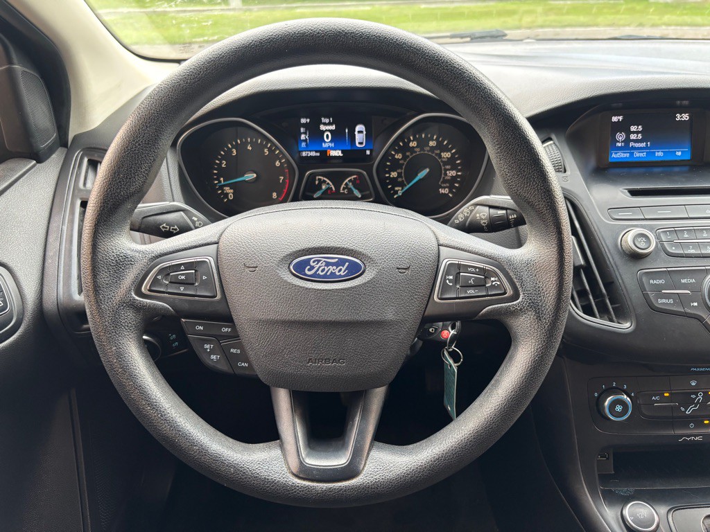 2017 Ford Focus Image 24