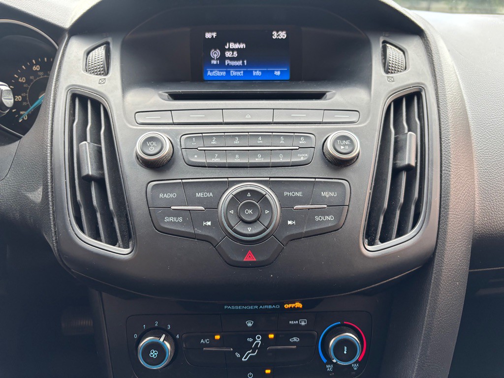 2017 Ford Focus Image 26