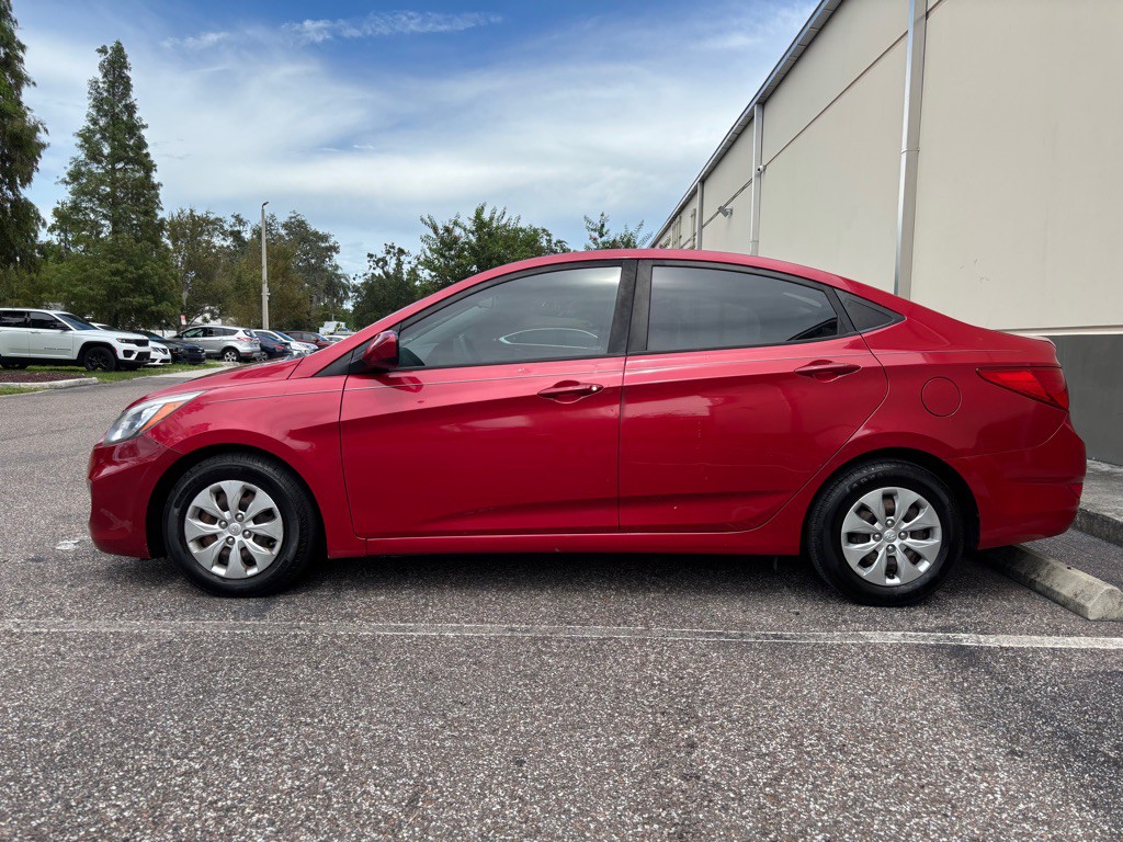 2017 Hyundai Accent Image 2