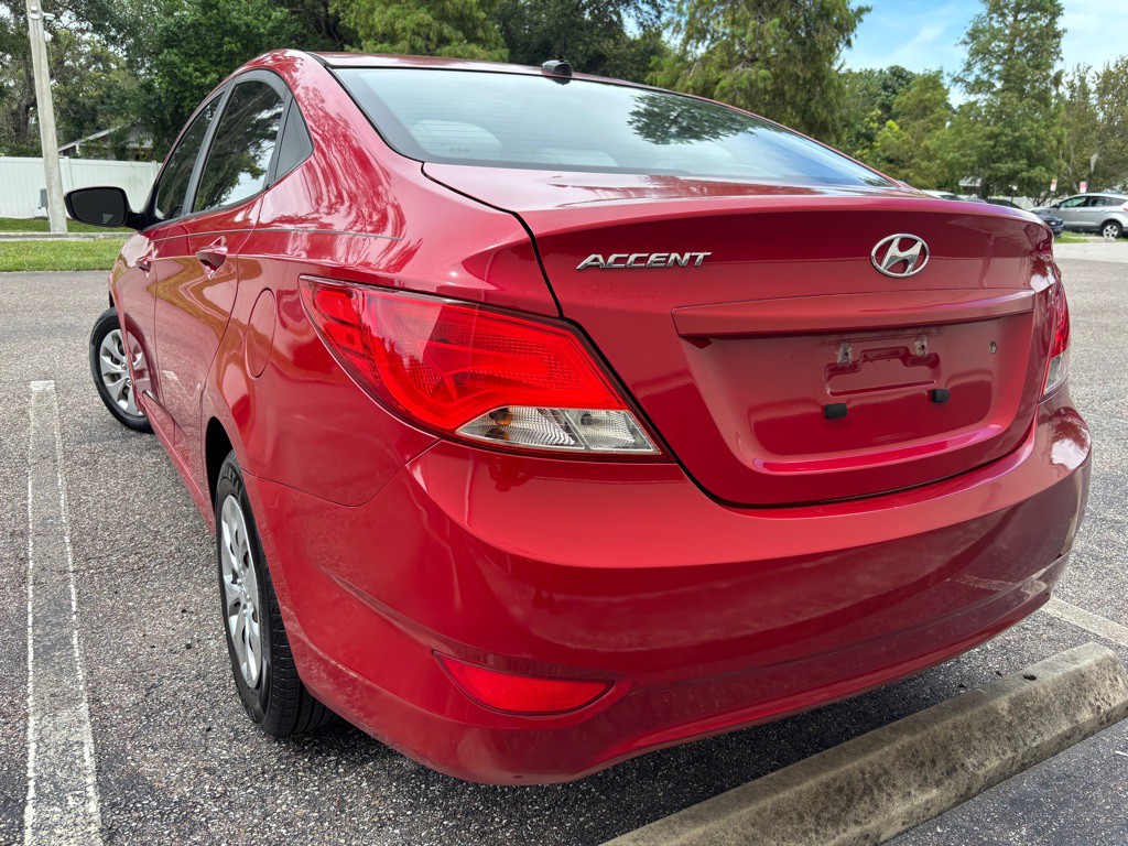 2017 Hyundai Accent Image 3