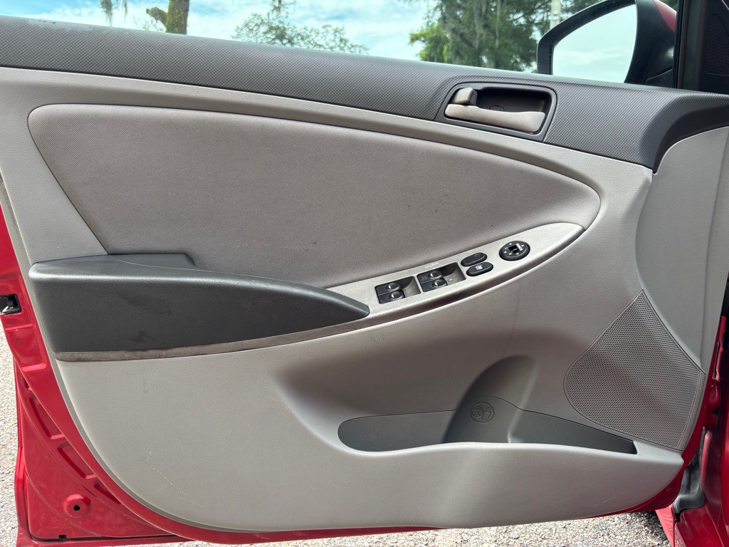2017 Hyundai Accent Image 7