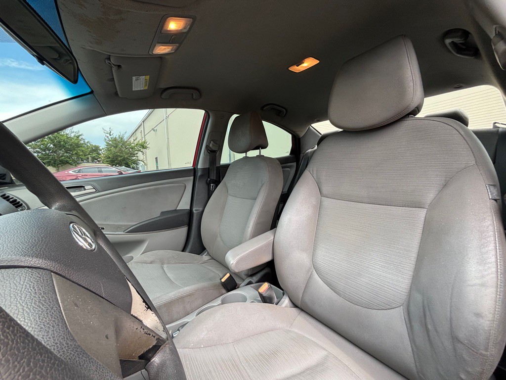 2017 Hyundai Accent Image 9