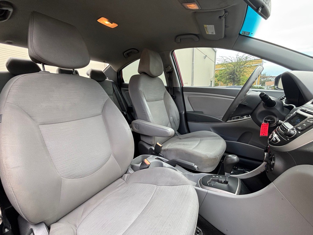 2017 Hyundai Accent Image 15