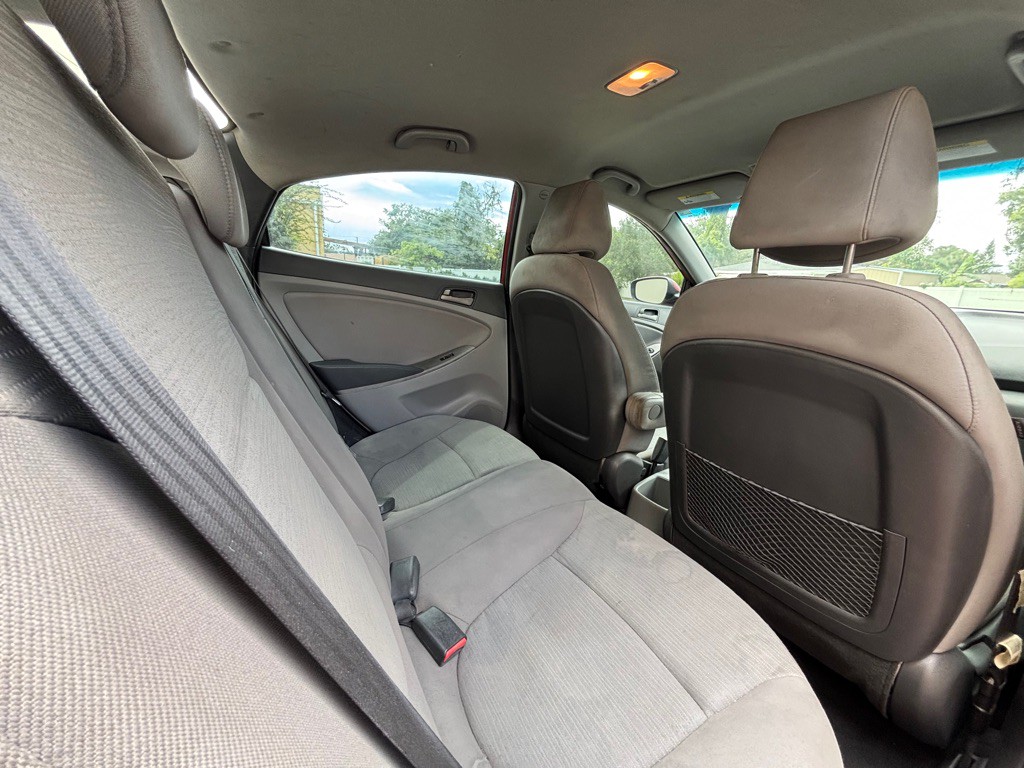 2017 Hyundai Accent Image 17