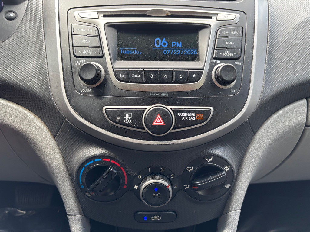 2017 Hyundai Accent Image 25