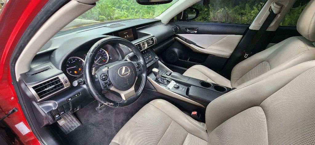 2015 Lexus IS Image 14