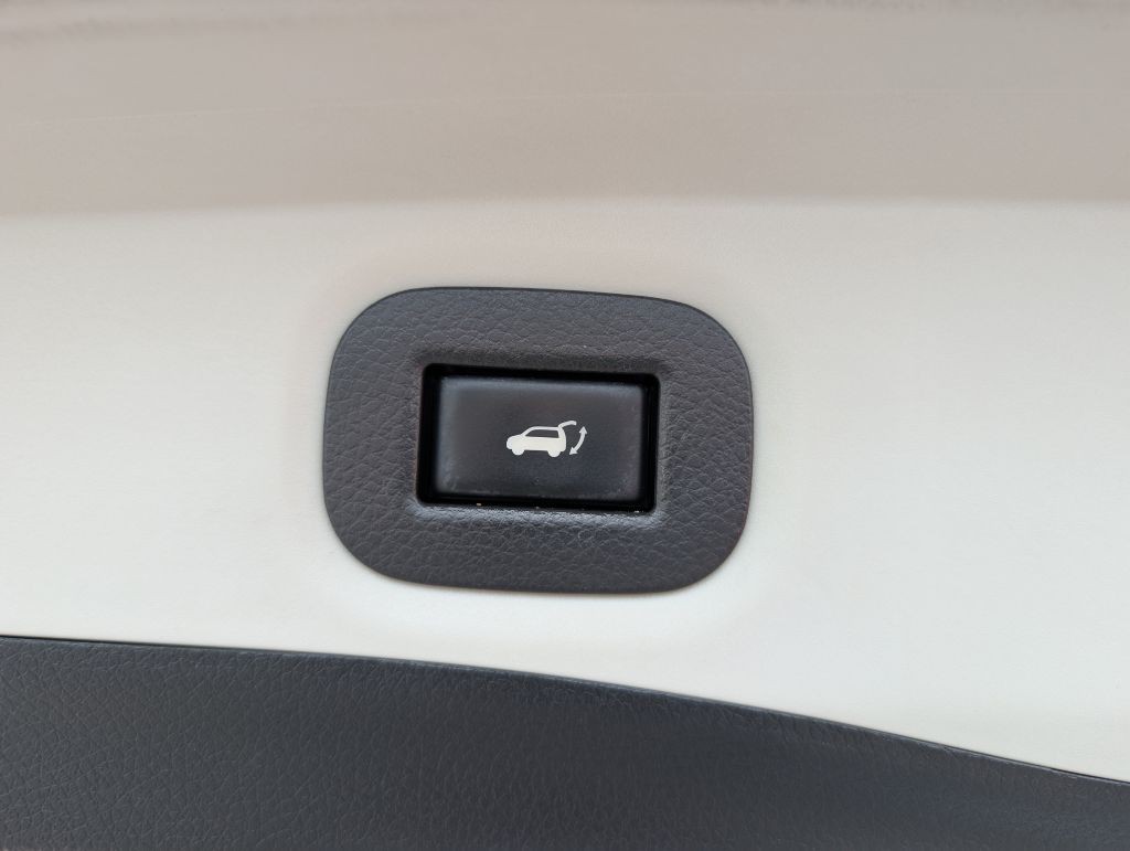 2017 Nissan Rogue Image 28