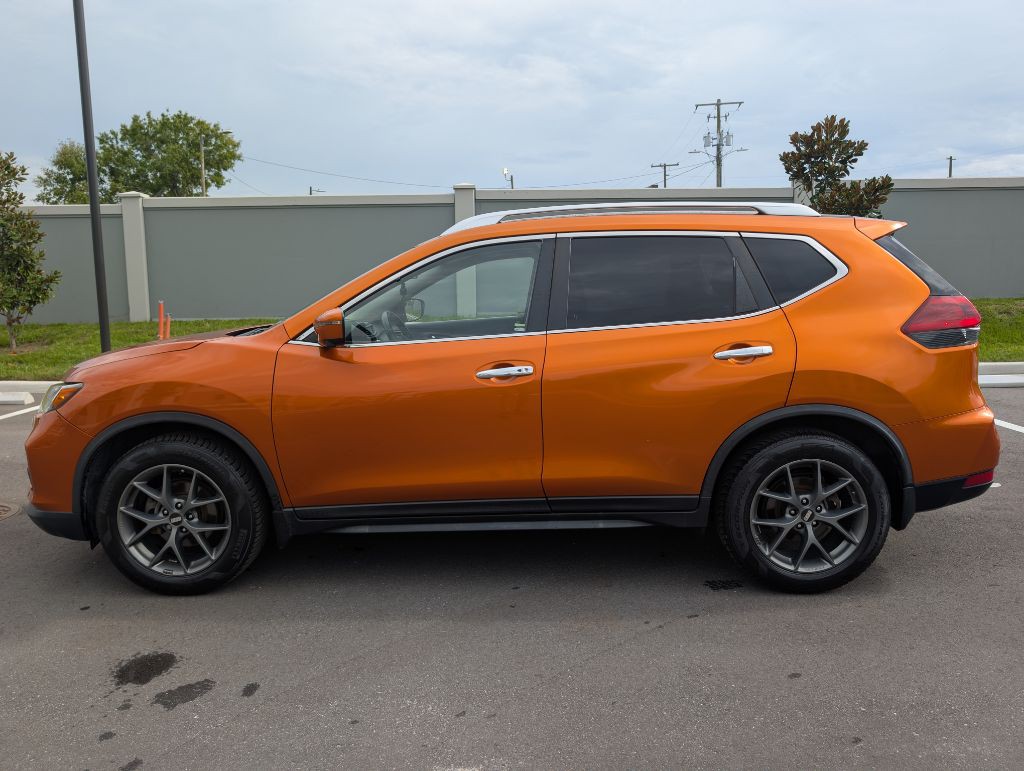 2019 Nissan Rogue Image 2