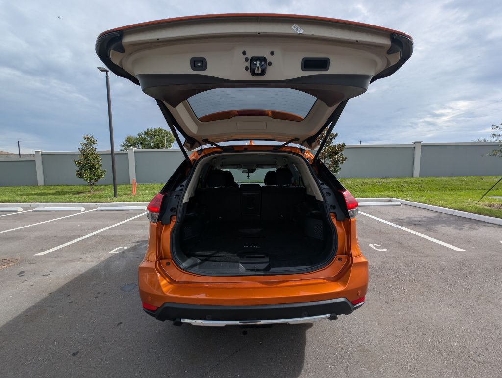 2019 Nissan Rogue Image 11