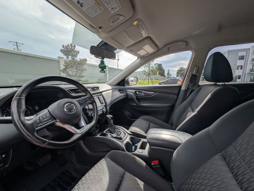 2019 Nissan Rogue Image 16