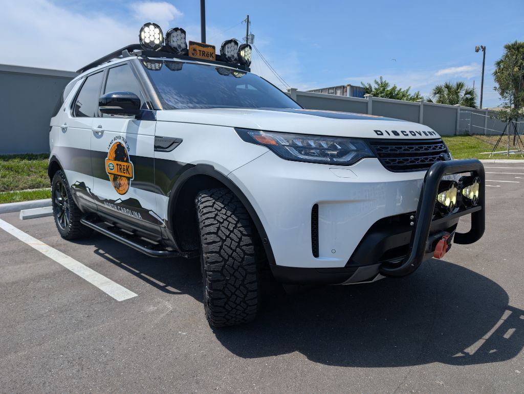 2019 Land Rover Discovery Image 2