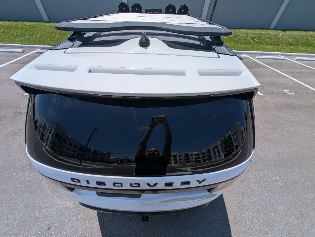 2019 Land Rover Discovery Image 10
