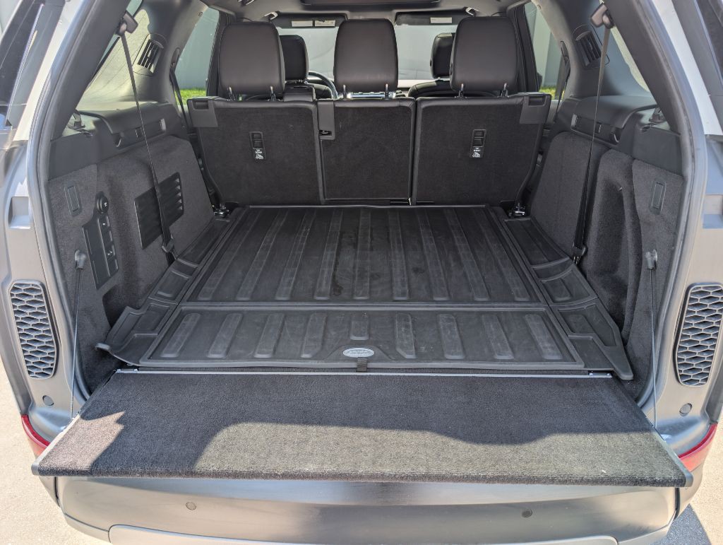 2019 Land Rover Discovery Image 12
