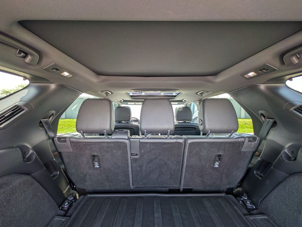 2019 Land Rover Discovery Image 15