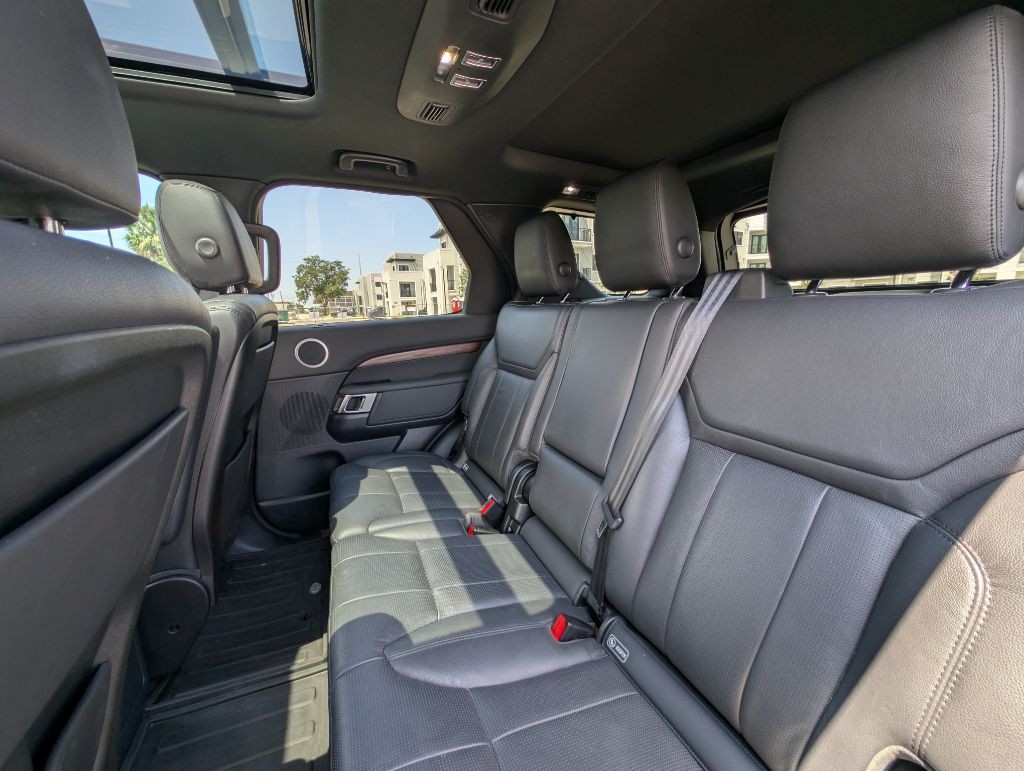 2019 Land Rover Discovery Image 26