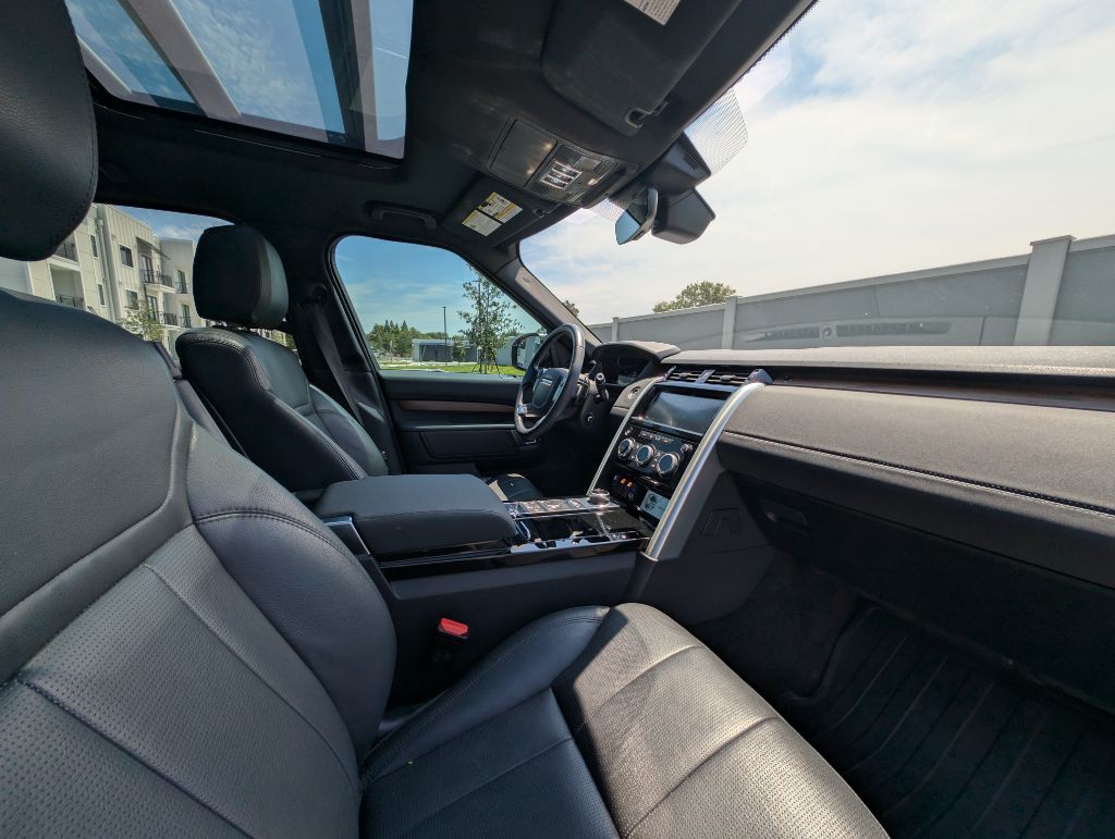 2019 Land Rover Discovery Image 29