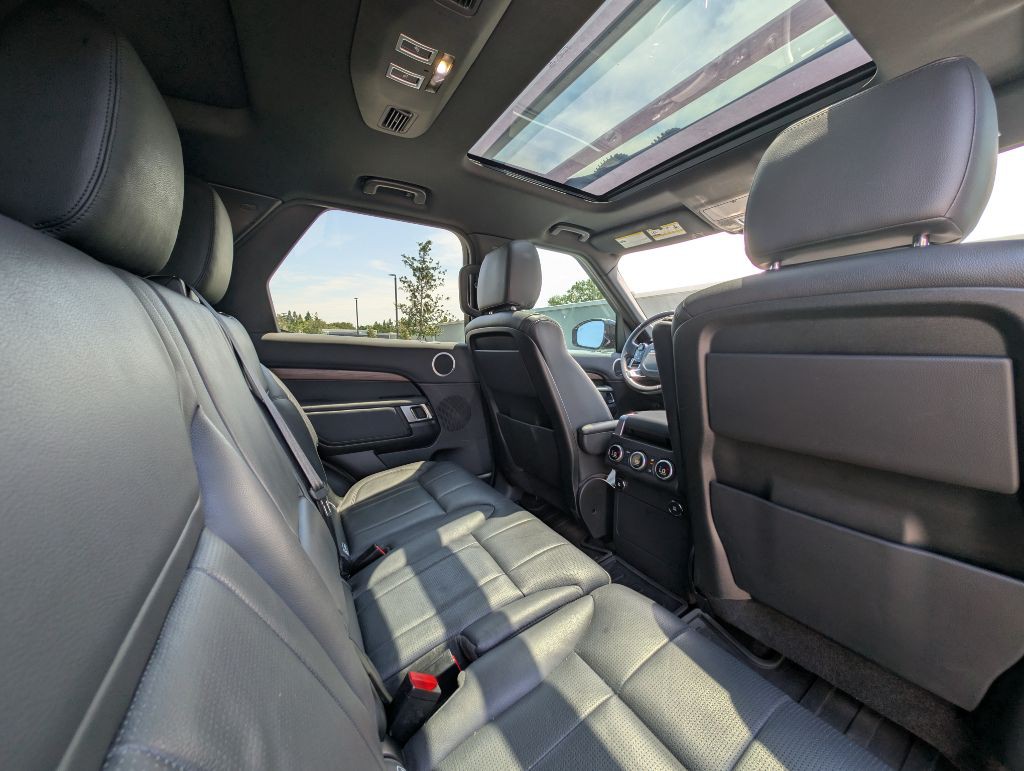 2019 Land Rover Discovery Image 33