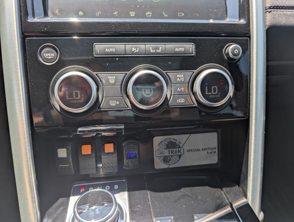 2019 Land Rover Discovery Image 39