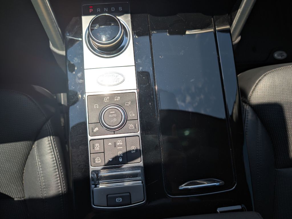 2019 Land Rover Discovery Image 40