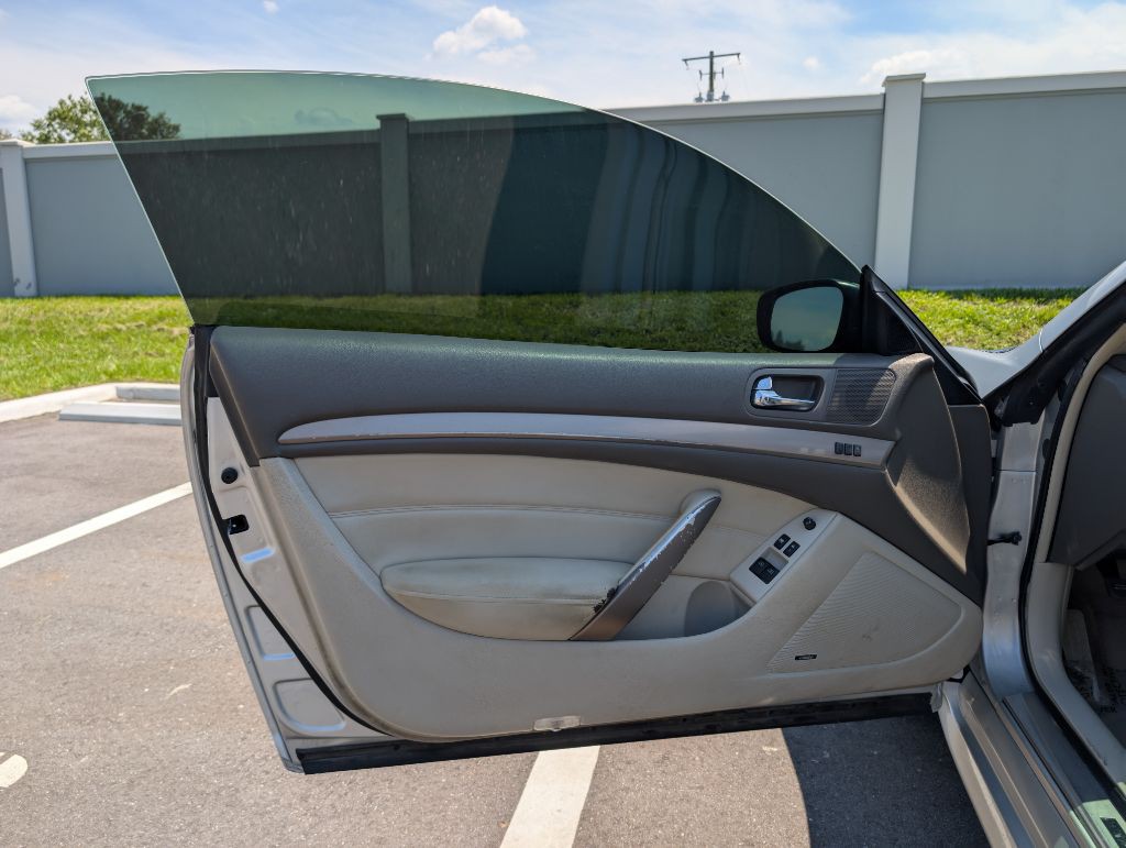2012 INFINITI G37 Image 11