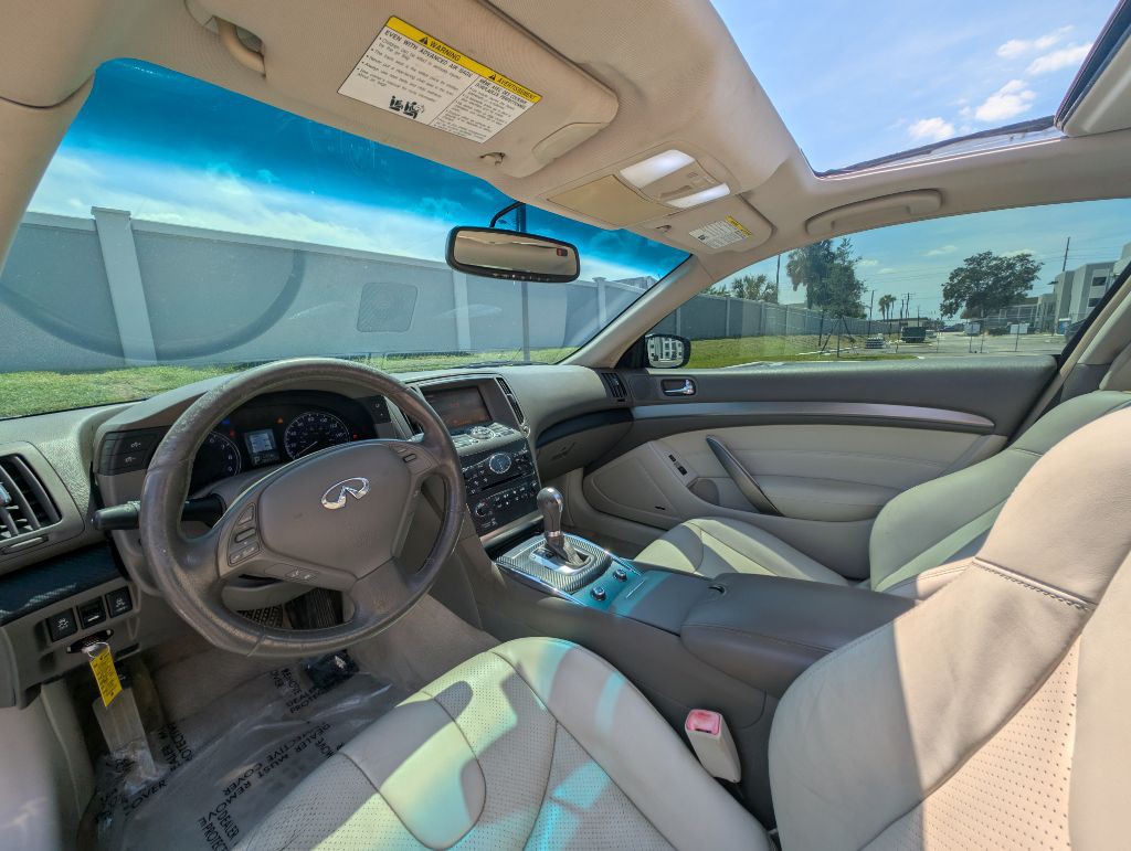 2012 INFINITI G37 Image 12