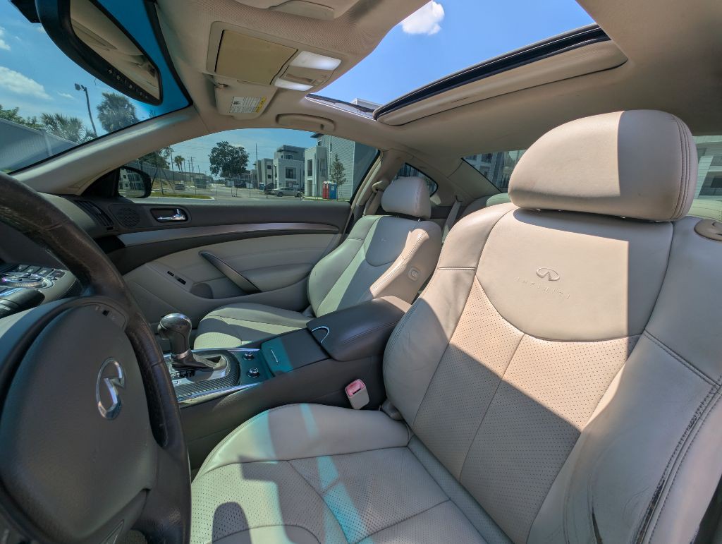 2012 INFINITI G37 Image 13