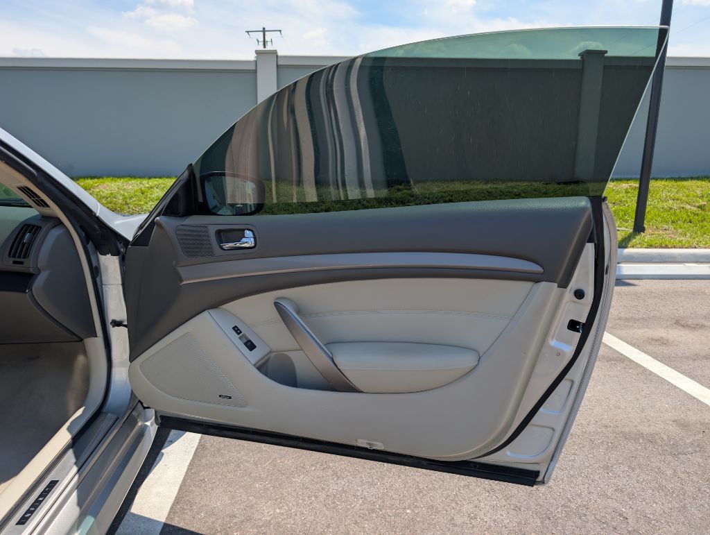 2012 INFINITI G37 Image 15