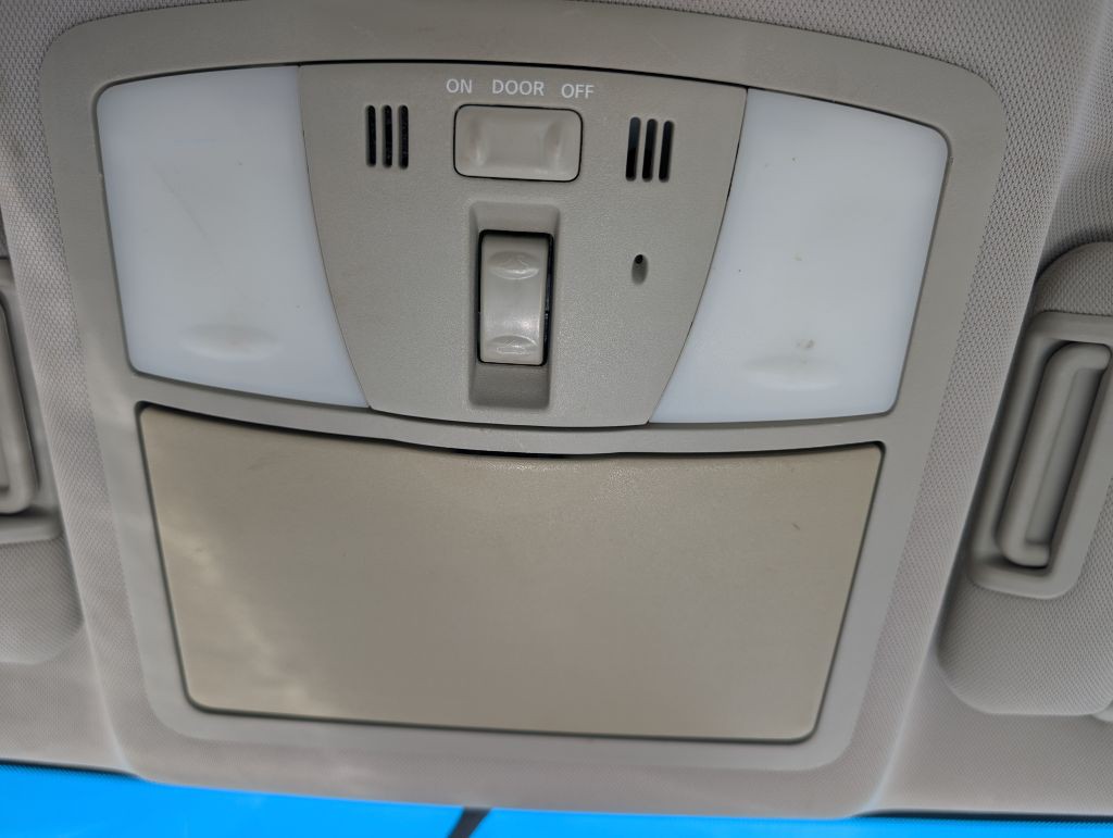 2012 INFINITI G37 Image 30