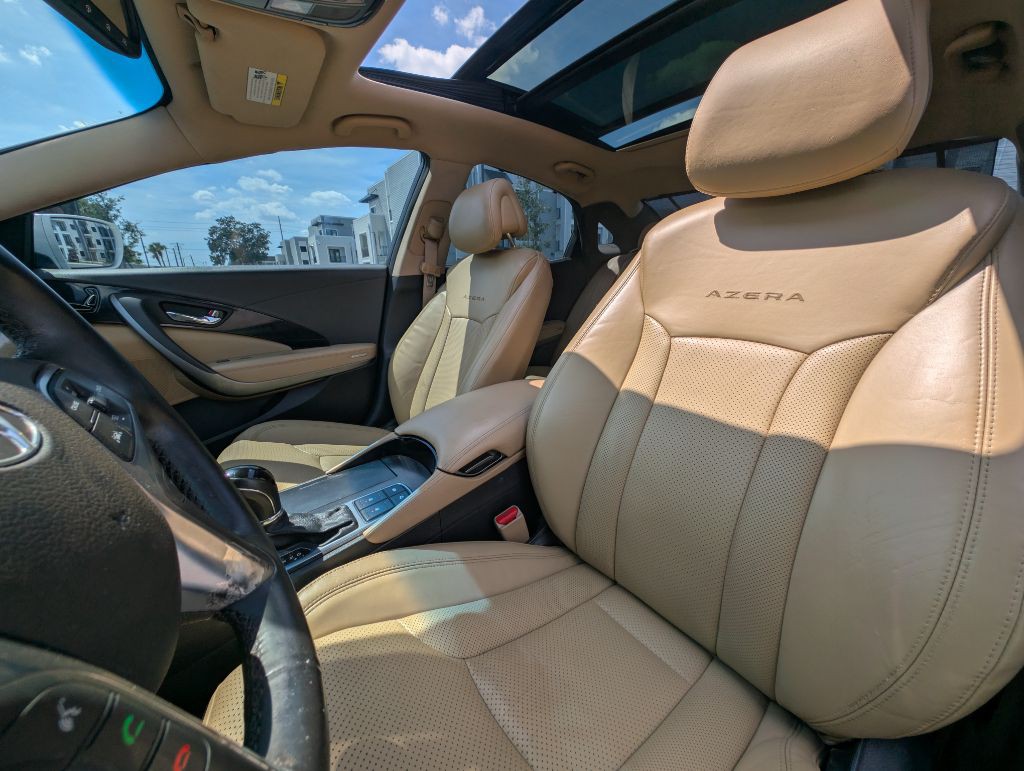 2015 Hyundai Azera Image 12