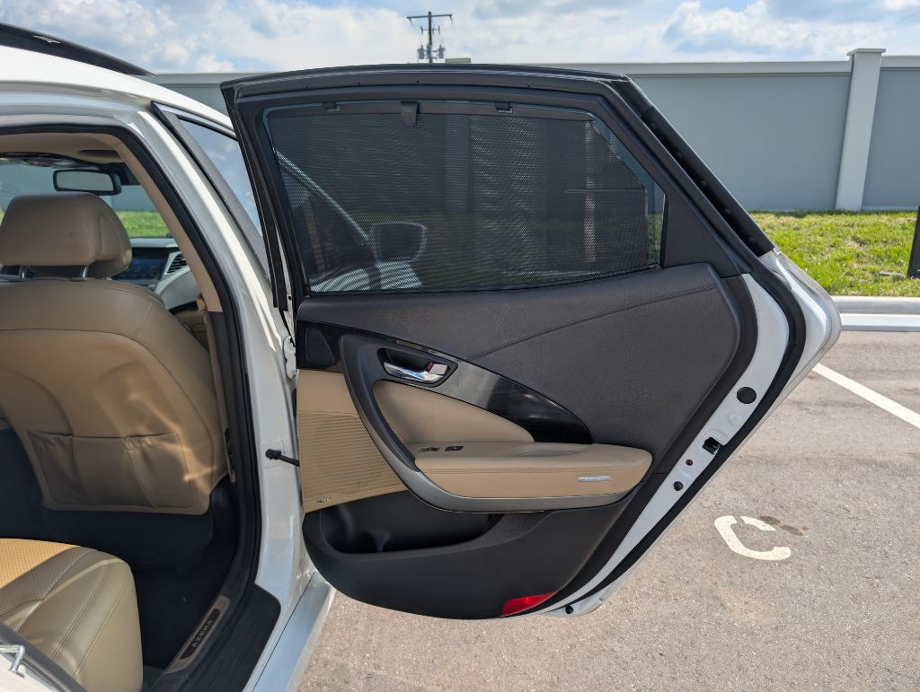 2015 Hyundai Azera Image 17