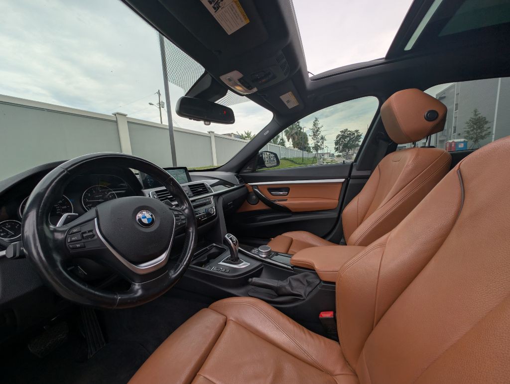 2017 BMW 3 Series Image 15