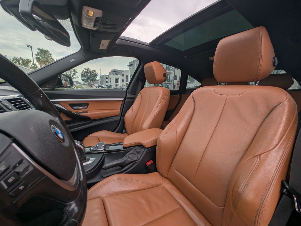 2017 BMW 3 Series Image 16