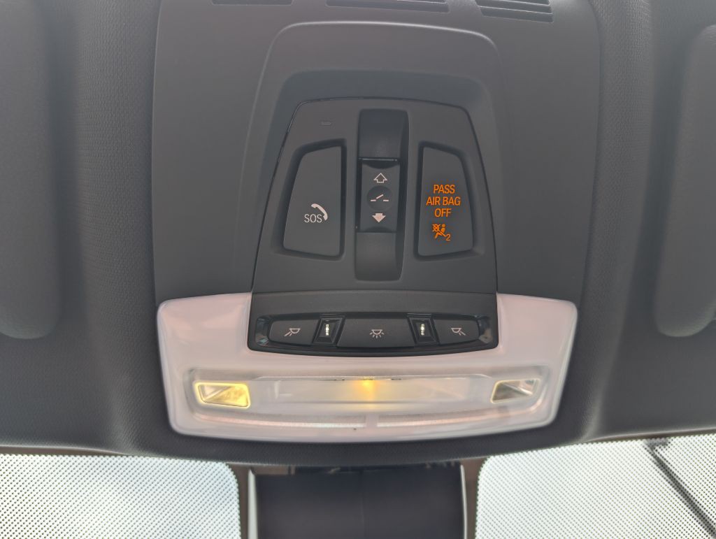 2017 BMW 3 Series Image 31