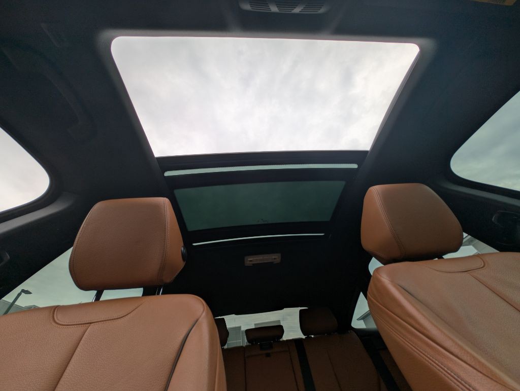 2017 BMW 3 Series Image 34