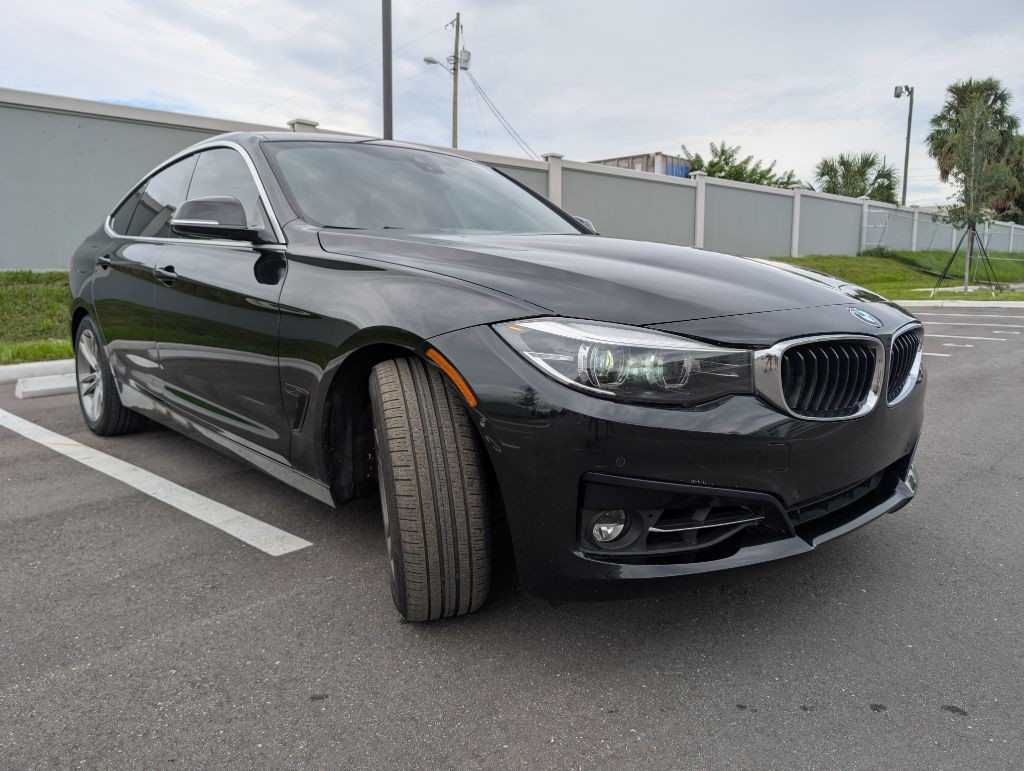 2017 BMW 3 Series Image 2