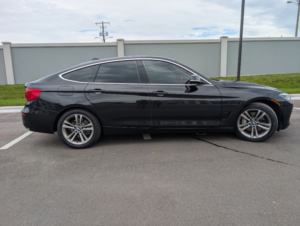 2017 BMW 3 Series Image 3
