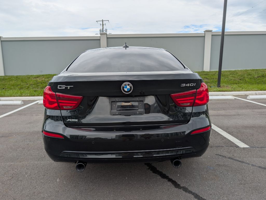 2017 BMW 3 Series Image 4