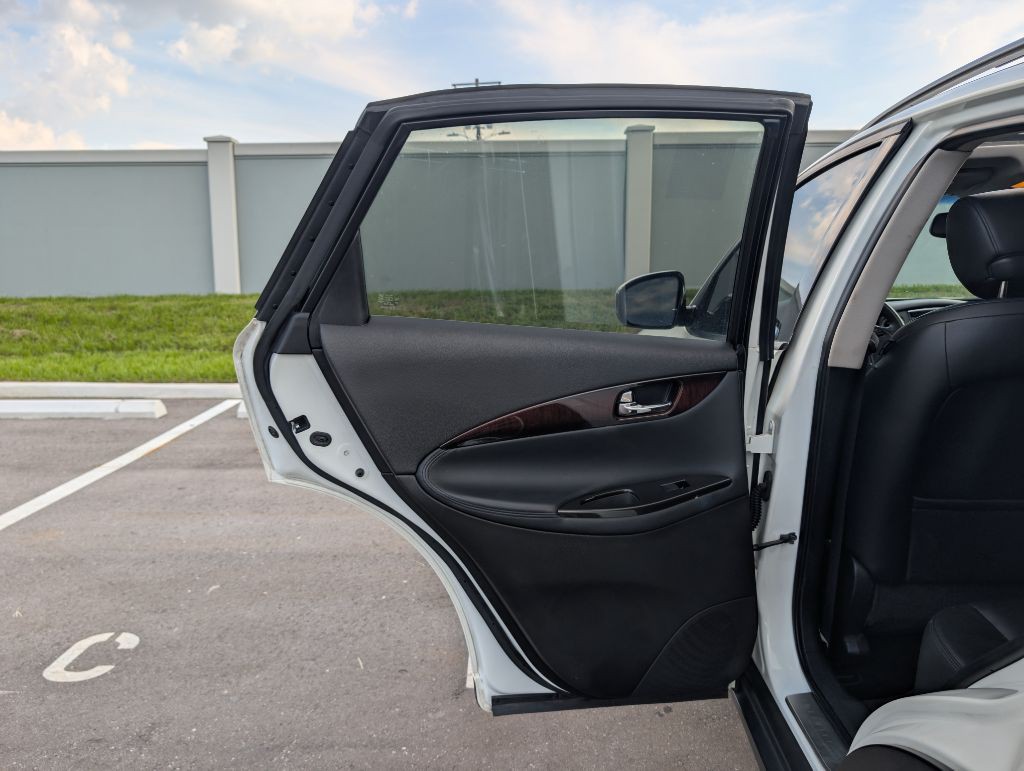 2014 INFINITI QX50 Image 14