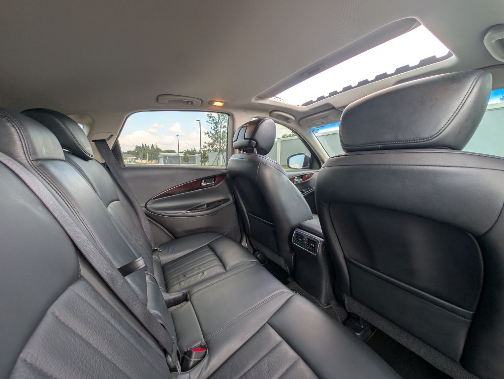 2014 INFINITI QX50 Image 17