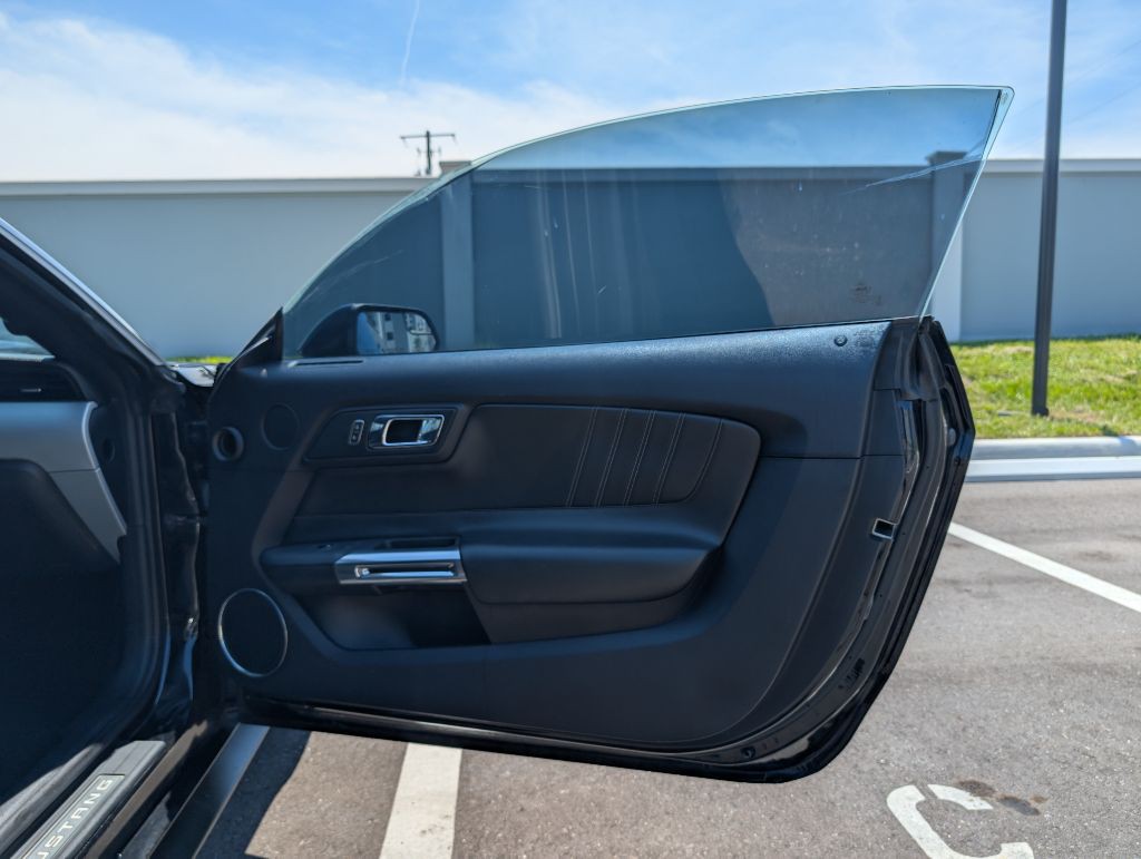 2015 Ford Mustang Image 24