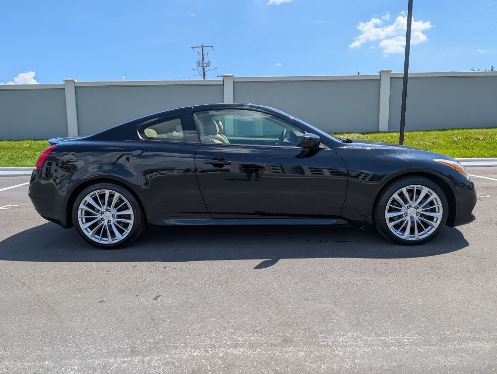 2013 INFINITI G37 Image 7