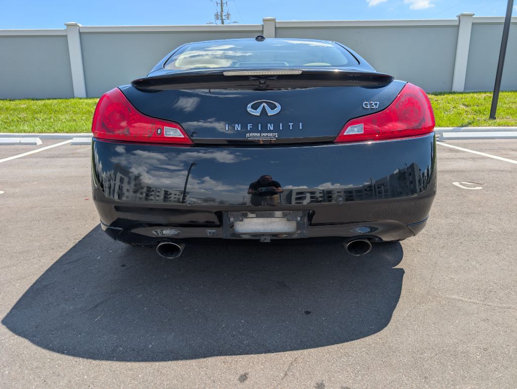 2013 INFINITI G37 Image 8