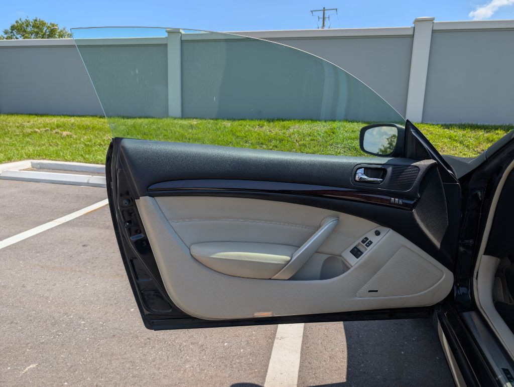 2013 INFINITI G37 Image 11