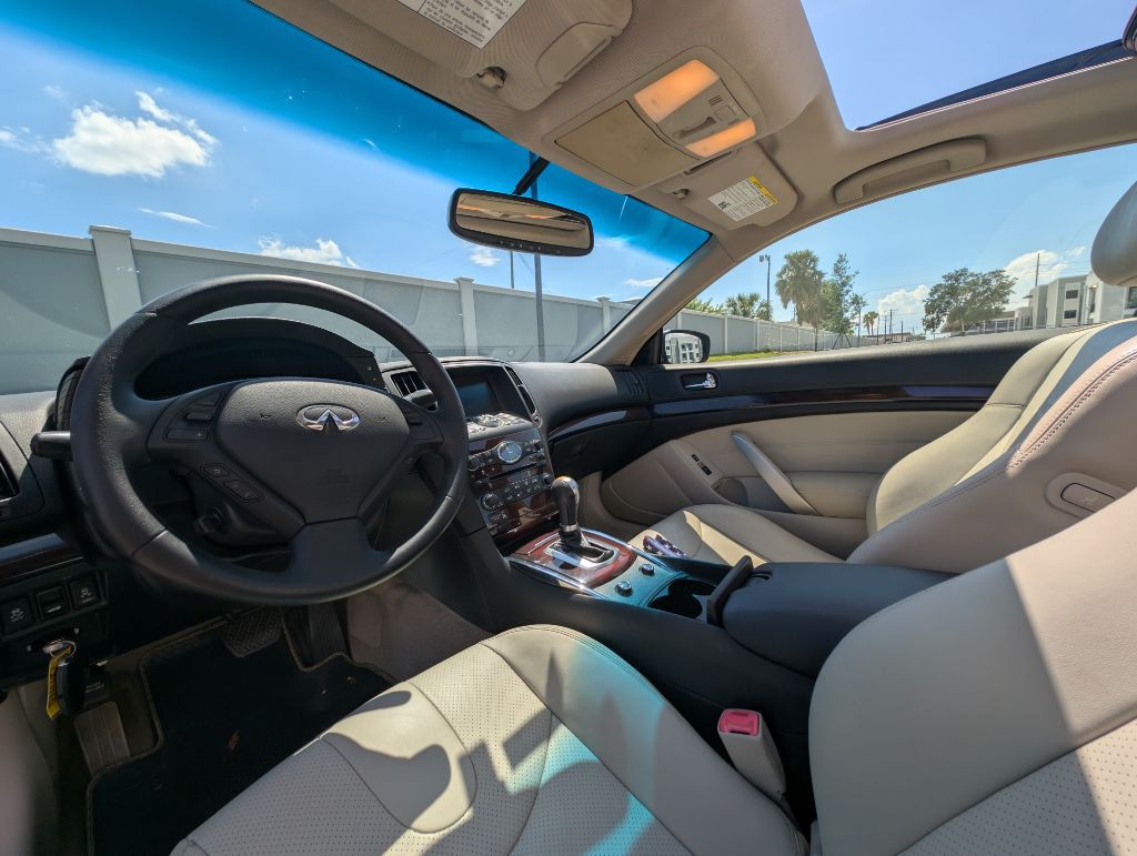2013 INFINITI G37 Image 12
