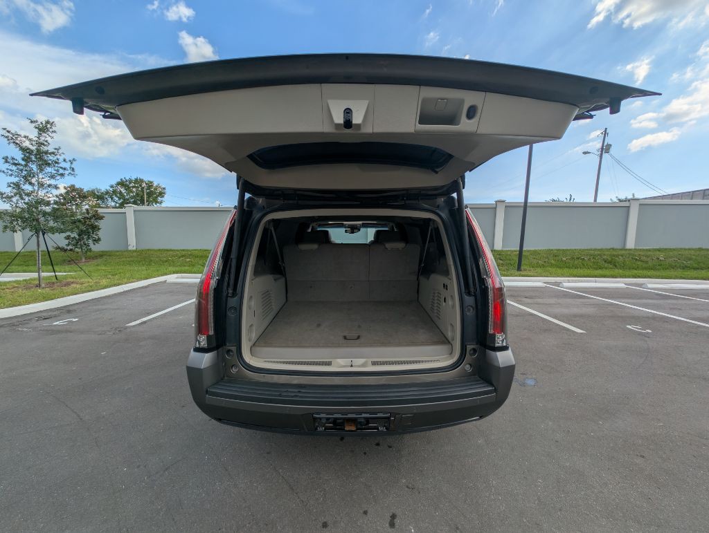 2016 Cadillac Escalade Image 12
