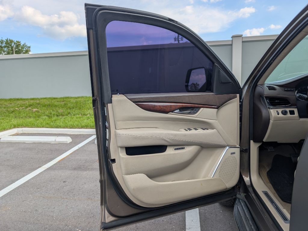2016 Cadillac Escalade Image 14